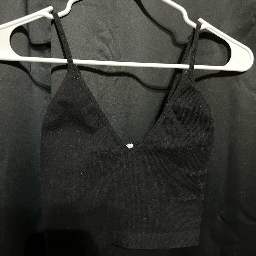 women’s v neck tank